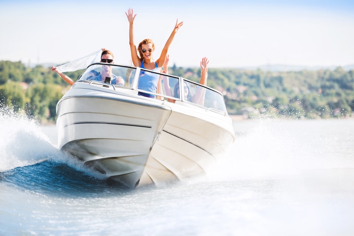 people-on-speedboat