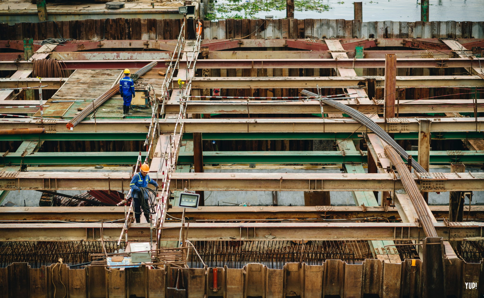 construction-workers