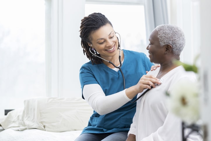 nurse-with-patient