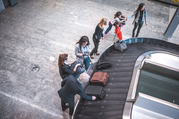 airport-baggage-claim