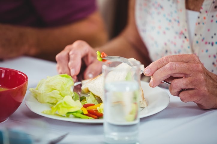 nursing-home-meal