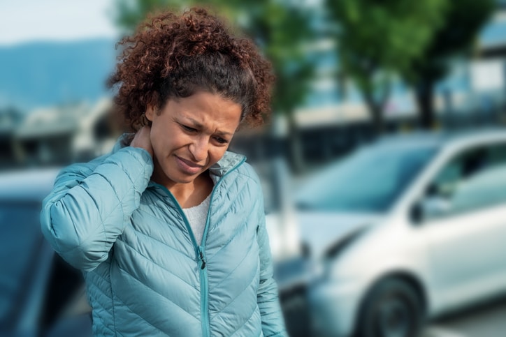 woman-with-neck-pain