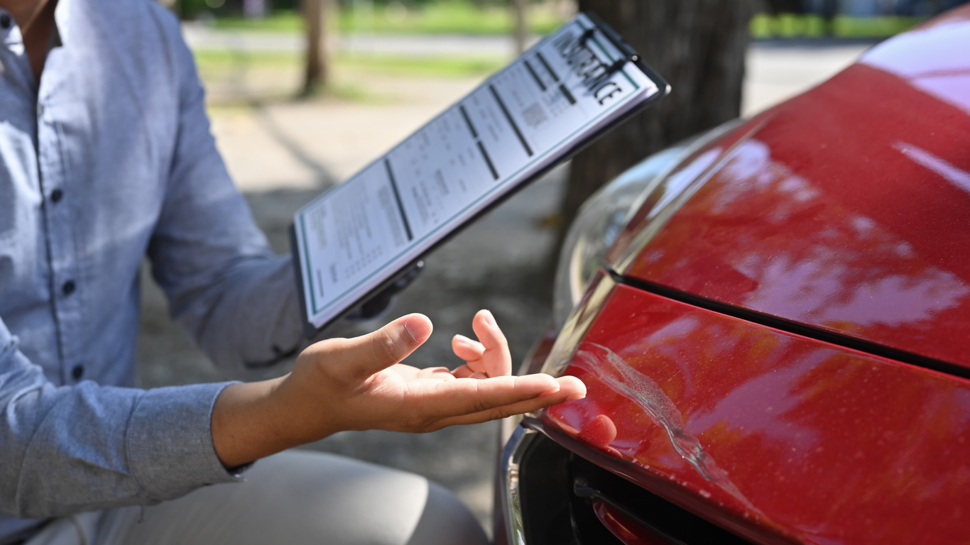 Car Insurance Claims Process: Adjuster Tips and Tricks